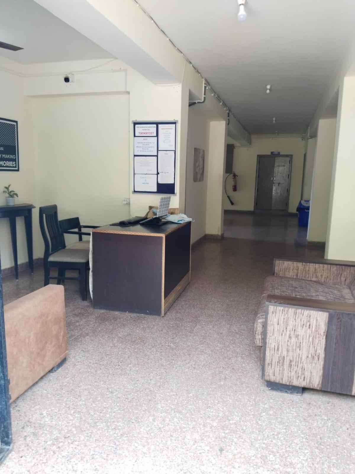 Abuzz Oxfordcaps Chanakya Hostel Solan Eksteriør bilde